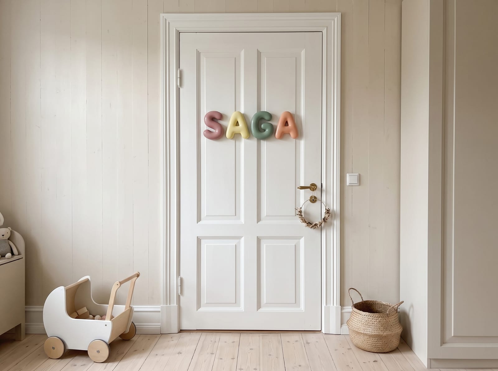 SAGA-bokstaver på barnerommet